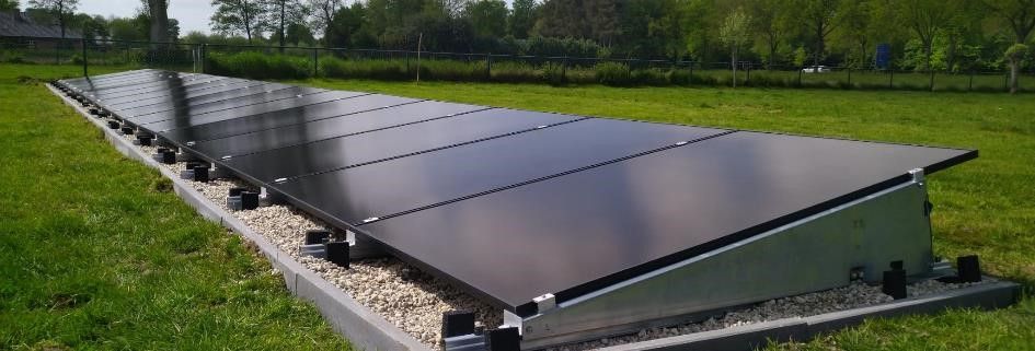 Donkere panelen met donkere randen